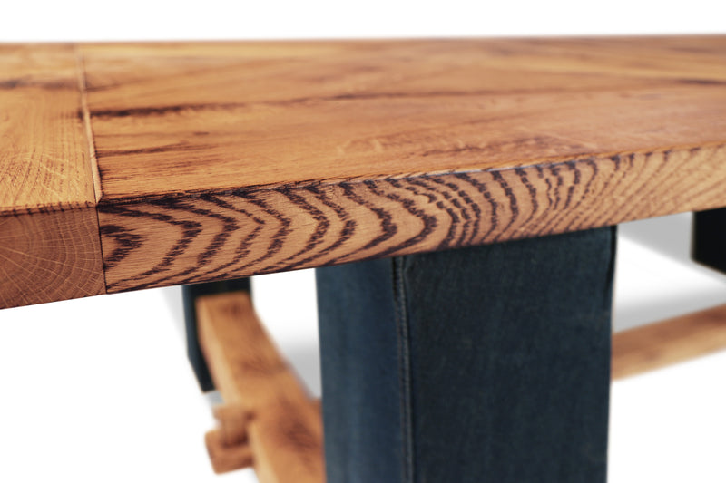 BRITT-JEANS Dining Table