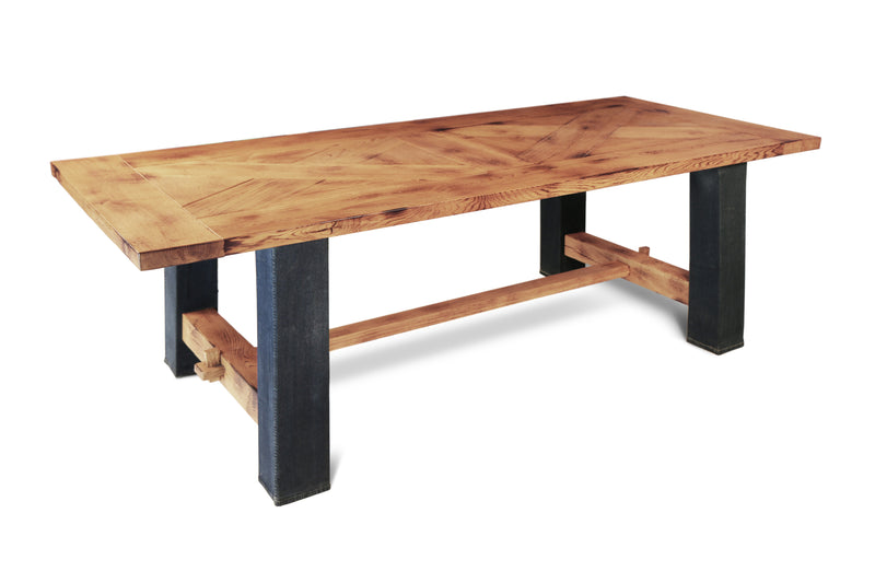 BRITT-JEANS Dining Table